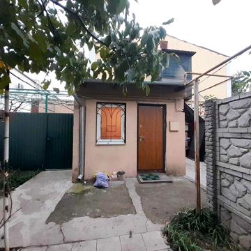 Продаж 1 к.к., 1/2 поверх, Новосільська. Власник! 11 500$ (торг)!