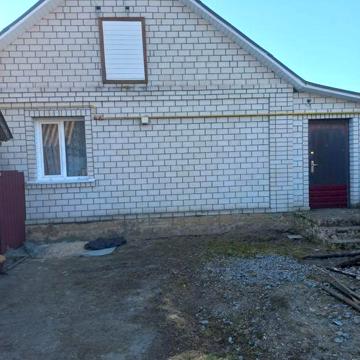 Продам  дім в задовільному стані.