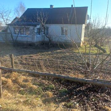 Продам  дім в задовільному стані.
