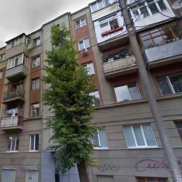 Продам 4 комн.кв. Центр, м. Университет, под ремонт
