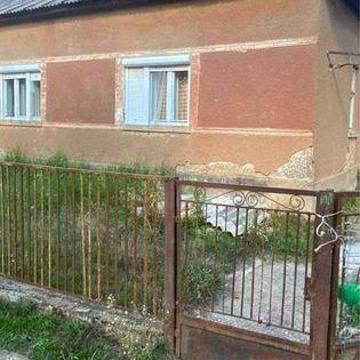 Пробається будинок