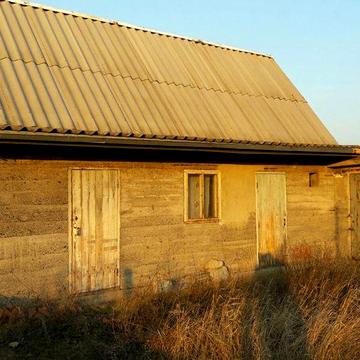 Продам дачный дом с участком 15 соток в с. Знаменовка 4000$.