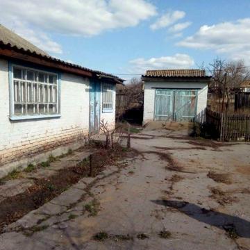 Продаю будинок у житловому стані