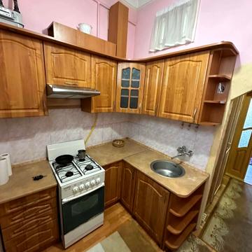 Донецька вул., 26