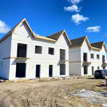Продам таунхаус, квартиру,квадродім