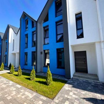 Просторий таунхаус 110м² з власною терасою
