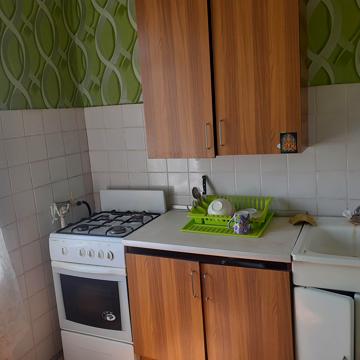 Верховної Ради бульв., 27б