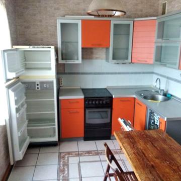 БЕЗ %. м. Позняки. Продаж  3-і квартири. Вул. Анни Ахматової 19.