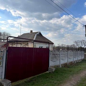 Продаю будинок з великою територією