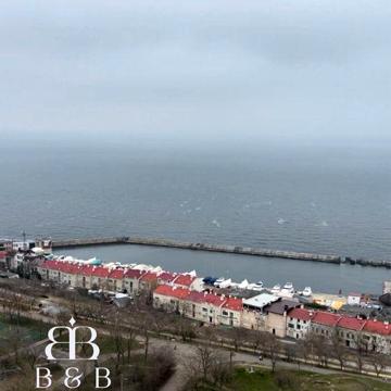 Ул Литературная. Аренда 2 комн с видом на море+Паркнг. Есть видео!