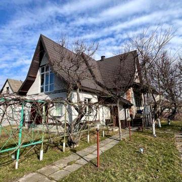 Продам дачний будинок
