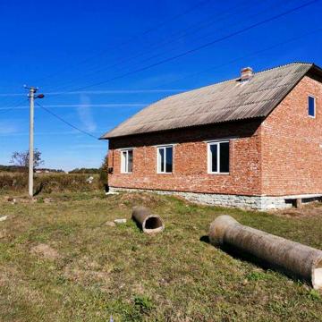 Будинок одноповерховий з ділянкою 25соток.