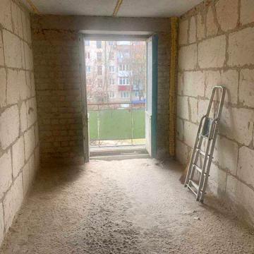 Продається 2-х кімнатна квартира в центрі міста.