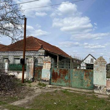 Продаю будинок в центрі Тернівки