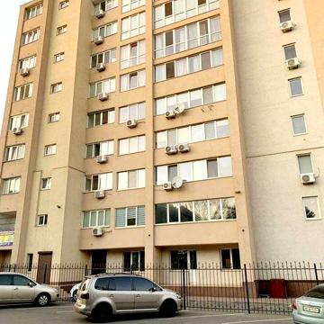 Продам 3 к.кв 78 м. новострой с ремонтом в Центре города с автономкой