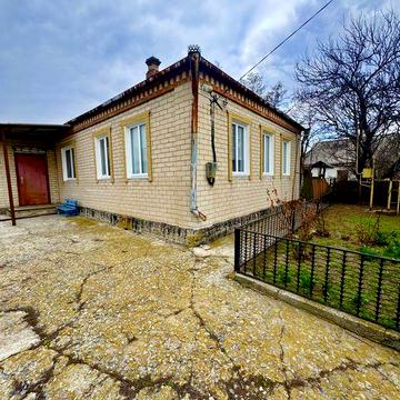 Продам великий будинок.4 кімнати