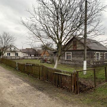 Дім,земельна ділянка 0.10га М.Ківерці