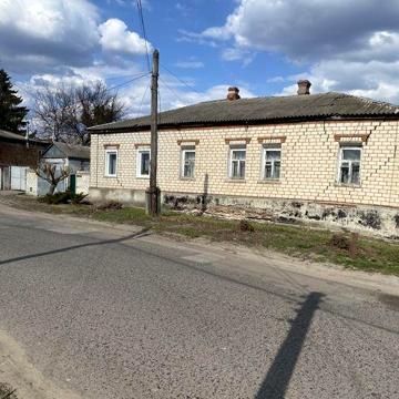 Продам часть дома центр Змиев