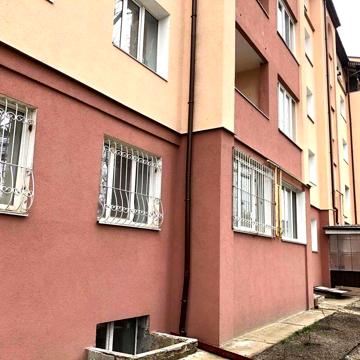 Продаю 2к квартиру в цоколі без ремонту біля парку Незнайка в Ірпені
