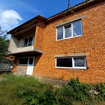 Продам будинок в м. Тячів