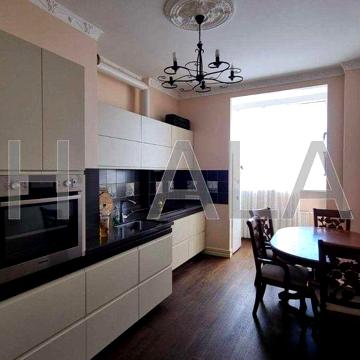 Оренда двокімнатної квартири 80 м.кв. Адреса вул. Соломянська, 15а