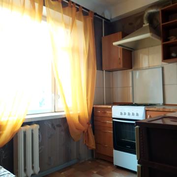 Лахтинська вул., 1