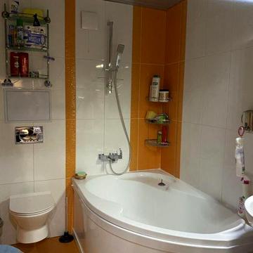 Продам 3-х кім. кв з ремонтом, автономкою і технікою у центрі.