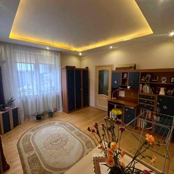 Продаж гарної 3 кімнатної квартири в центрі на Тершаковців (Пекарська)