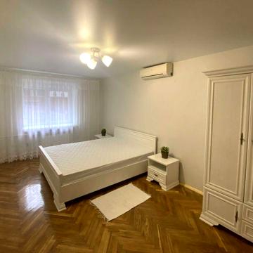 Оренда квартири м.Палац України 6 хв.,вул.Предславинська,29.Газ!