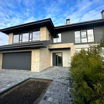 РОЗКІШНИЙ будинок з ремонтом на 12 сот. БАСЕЙН, Гараж, САУНА. КМ