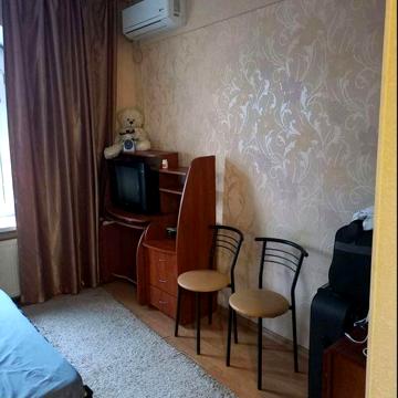 Сдам 1 комнатная квартира метро Вокзальная (ЮЖД). 4000 грн.