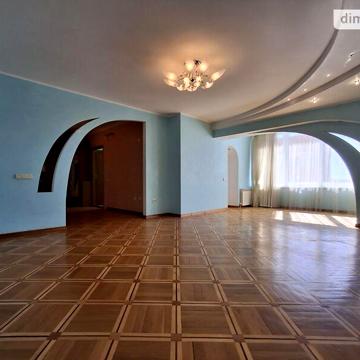 Продаж 3к Квартира вул. Степана Бандери