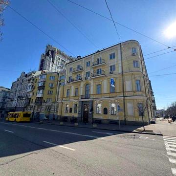 Продам квартиру центр Києва навпроти парка Шевченка вул Терещенківська