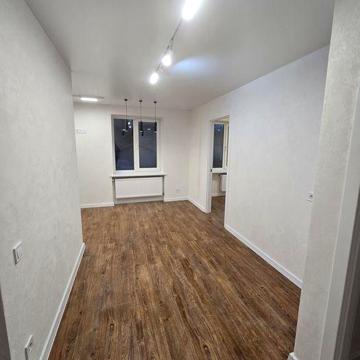 Продаж сучасної Квартири з новим ремонтом.