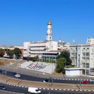 2-у кімнатна "Сталінка" на Павлівському Майдані