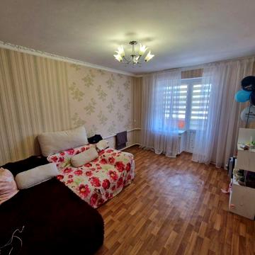 Продам 2-кімнатну квартиру на вул. Миру, 2