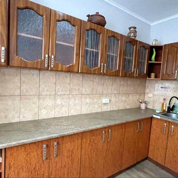 Продається затишна трьохкімнатна квартира.