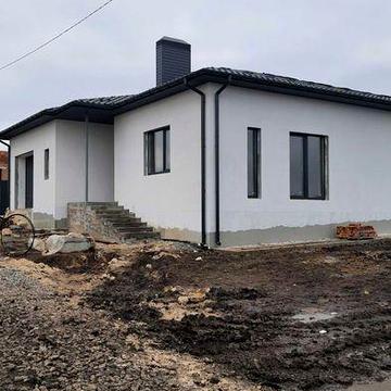 Будинок в сучасному та новому містечку з хорошим плануванням