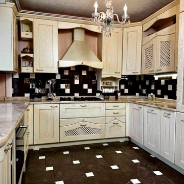 Продам 4К Чорновола 44, 121м2, 1 поверх, ремонт, меблі і техніка