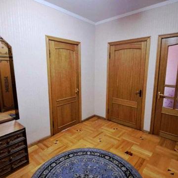 Квартира з дивовижними краєвидами пр. Свободи 3Б.