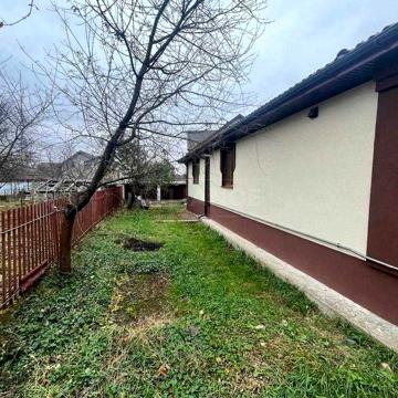 Будинок з частковим ремонтом. 5-10хв до центральної частини міста