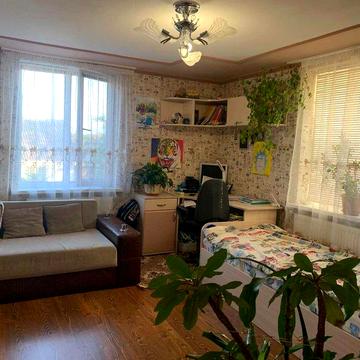 Продаж частини будинку з окремим подвірям Польова