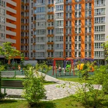 Олеся Бердника вул., 1