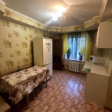 Продаж 3- кімнатної квартири, Борщагівка ,Якуба Коласа 2 .Від власника