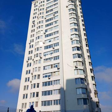 Парусна вул. (Героїв Сталінграду), 1