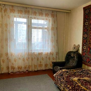 Академіка Корольова просп., 18
