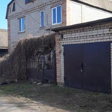Продам двоповерховий житловий будинок