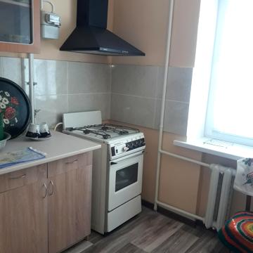 Полюсна вул., 8