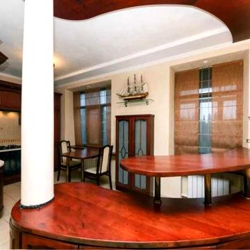 Продам 3-кімн. Миколи Міхнoвського бульв. 7, 76 м.кв. Сталінка.