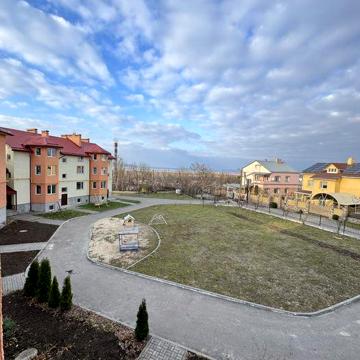 Квартира в новобудові 115м кв з видом на «Канівське море»